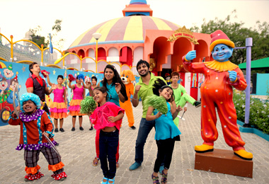 School students day tour package at Ramoji Film City, Hyderabad